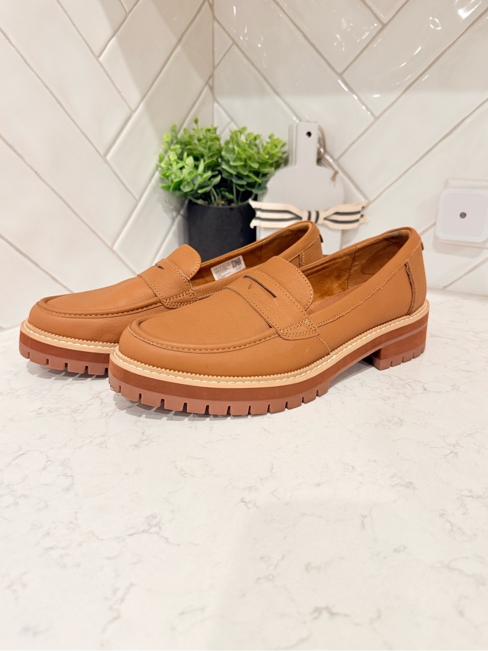 Toms Men's Cognac Leather Lug Sole Penny Loafers